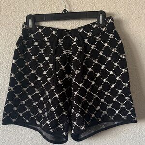 Elegant Black and White Patterned High Waist Shorts